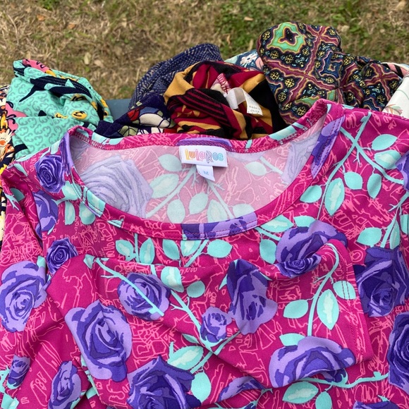 LuLaRoe Debbie - Picture 1 of 1